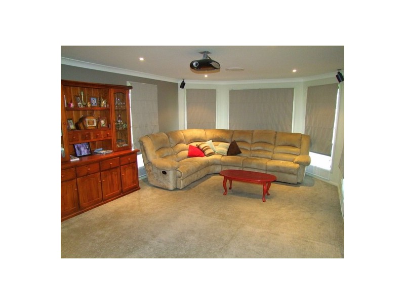 36 Llanrian Drive, Singleton NSW 2330