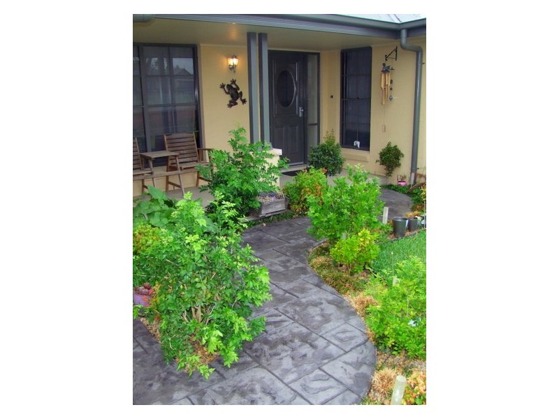 36 Llanrian Drive, Singleton NSW 2330