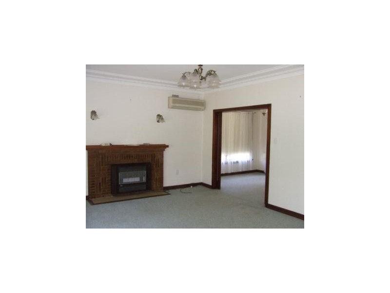 22 Dangar Road, Singleton NSW 2330