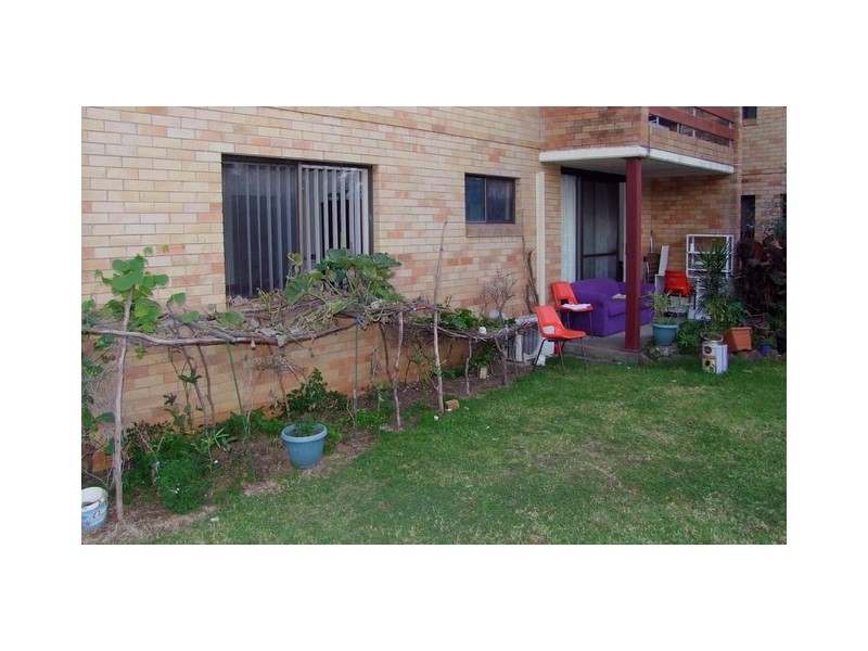 2/19 Mitchell Avenue, Singleton NSW 2330