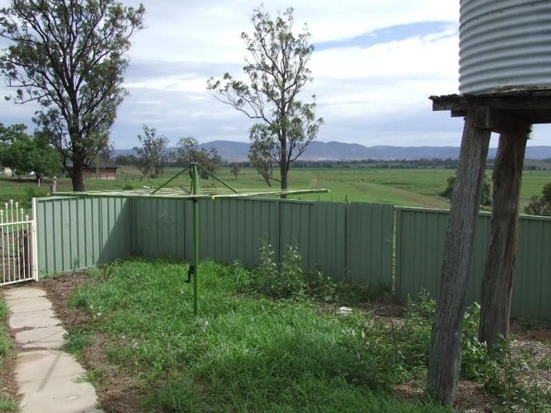 68  Knoddlers Lane, Singleton NSW 2330