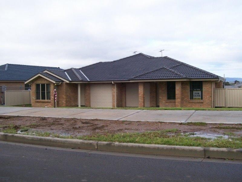 1/10  Pioneer Road, Singleton NSW 2330