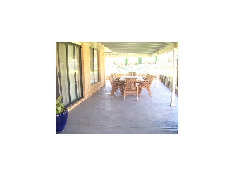 4  Edna Close, Singleton NSW 2330