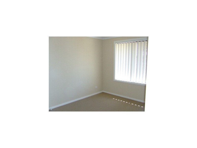 2/4  Drury Close, Singleton NSW 2330