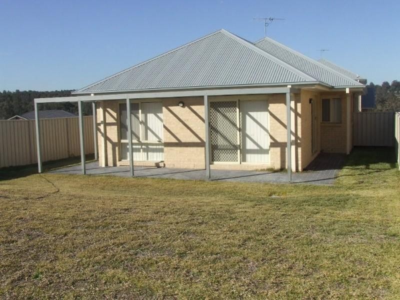 4/135  Casey Drive, Singleton NSW 2330