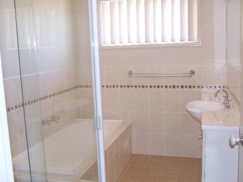 4/135  Casey Drive, Singleton NSW 2330