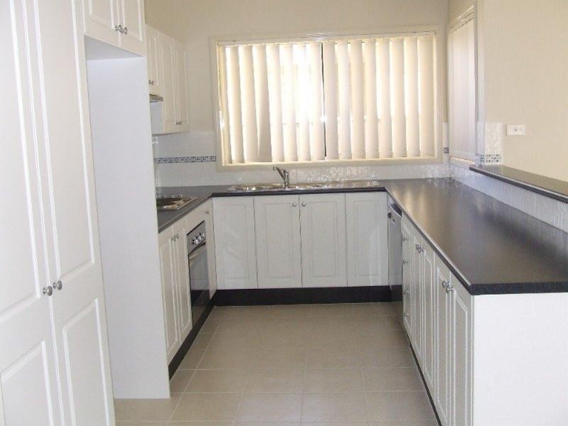 4/135  Casey Drive, Singleton NSW 2330