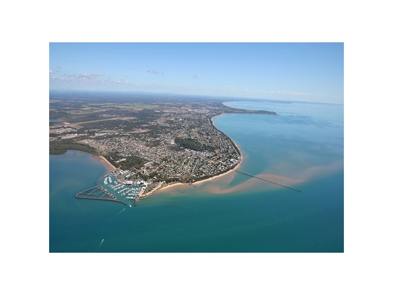 18 Prince Street, Urangan QLD 4655