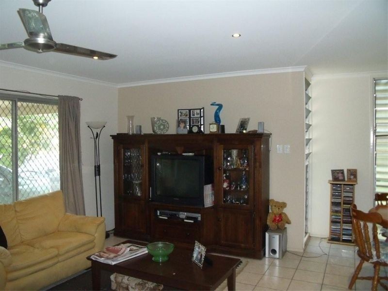 18 Prince Street, Urangan QLD 4655