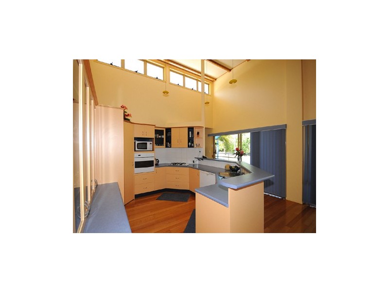 622 Esplanade, Urangan QLD 4655