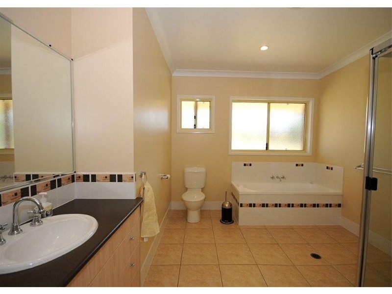 29 Oakes Drive, Burrum Heads QLD 4659