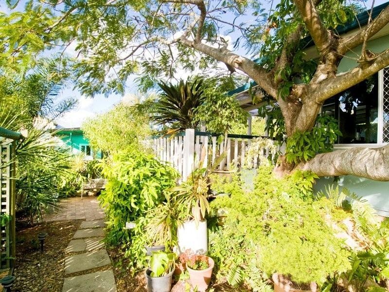 202 Long Street, Point Vernon QLD 4655