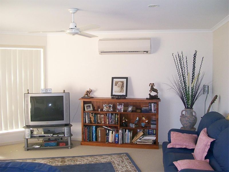 25 Endeavour Way, Eli Waters QLD 4655