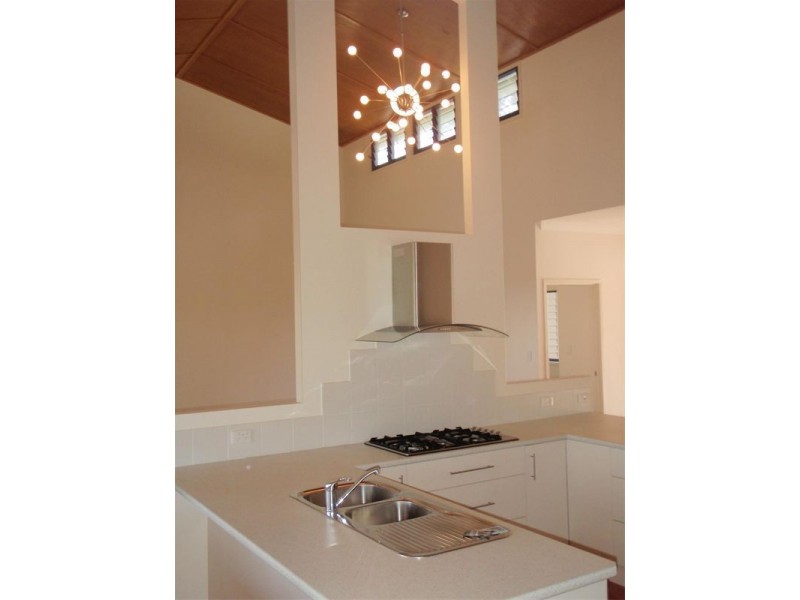 37 Kingfisher Heights (Osprey House), Fraser Island QLD 4581