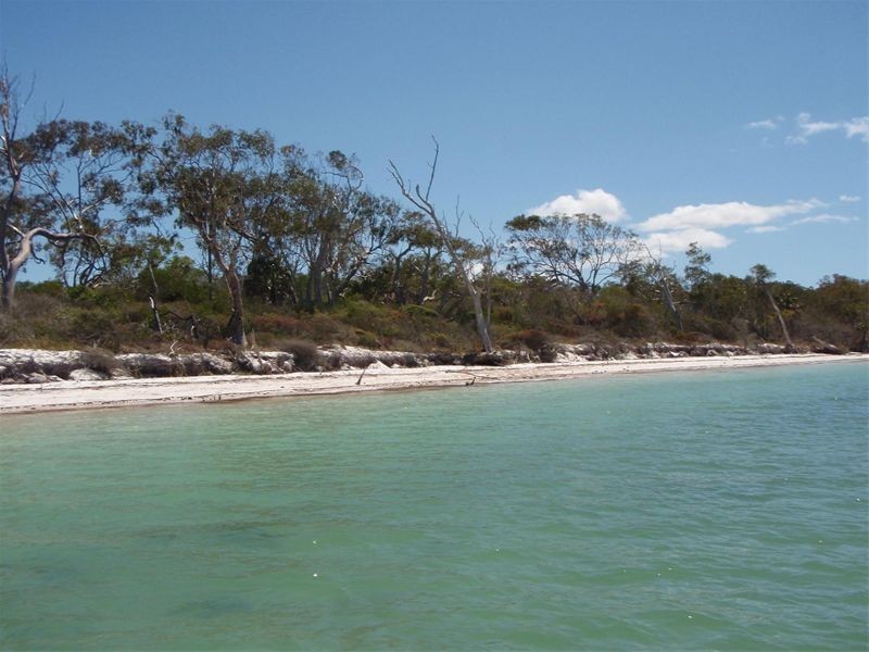 4 Moon Point Road, Fraser Island QLD 4581