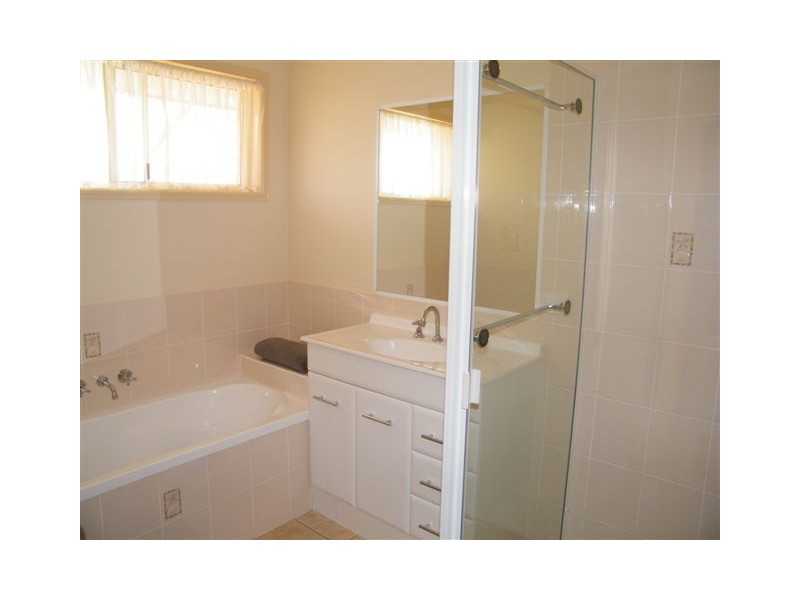 18 Endeavour Way, Eli Waters QLD 4655