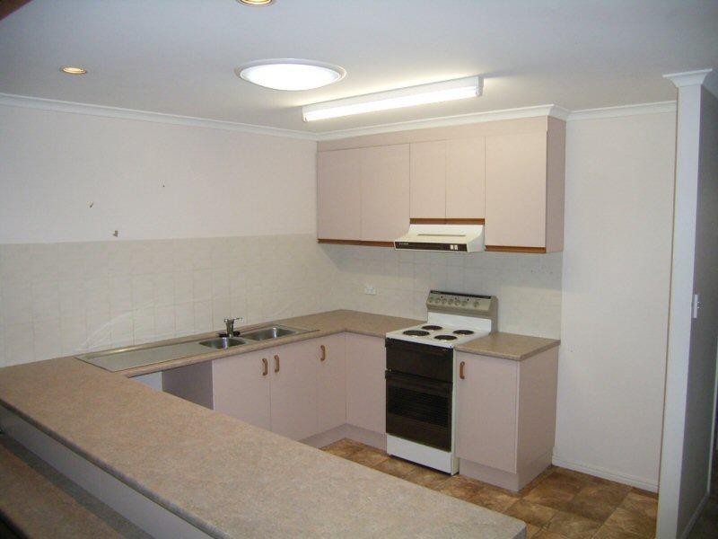 4/123 Freshwater Street, Torquay QLD 4655