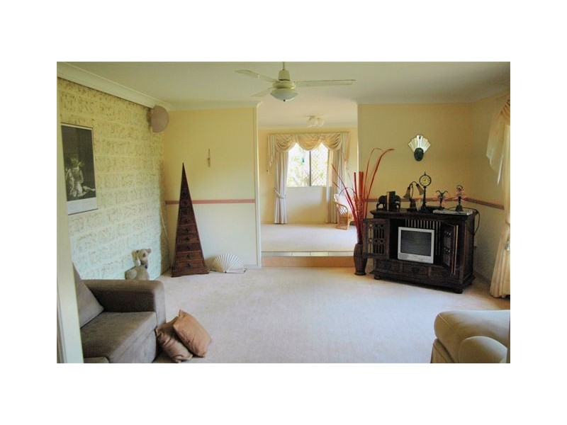 55 Ladbroke Crescent, Urangan QLD 4655