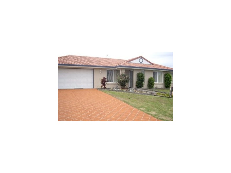 1 Sirius Court, Eli Waters QLD 4655