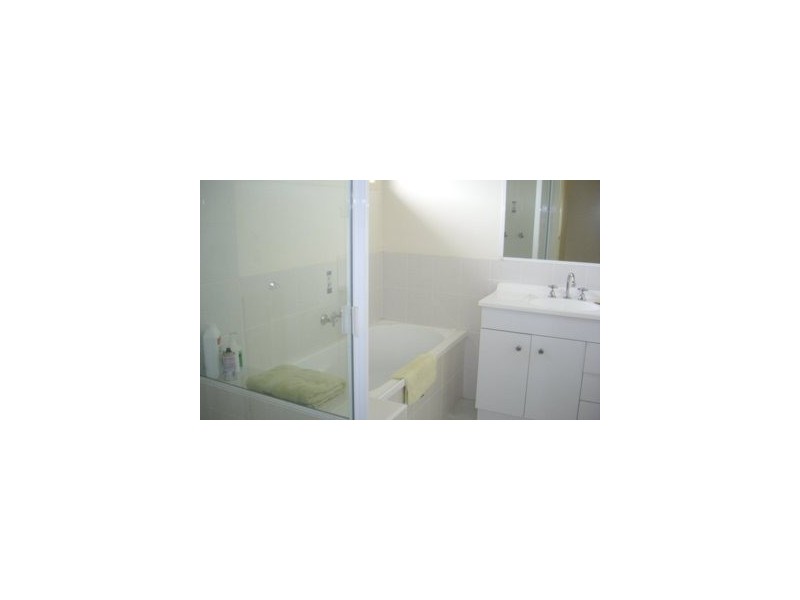 1 Sirius Court, Eli Waters QLD 4655