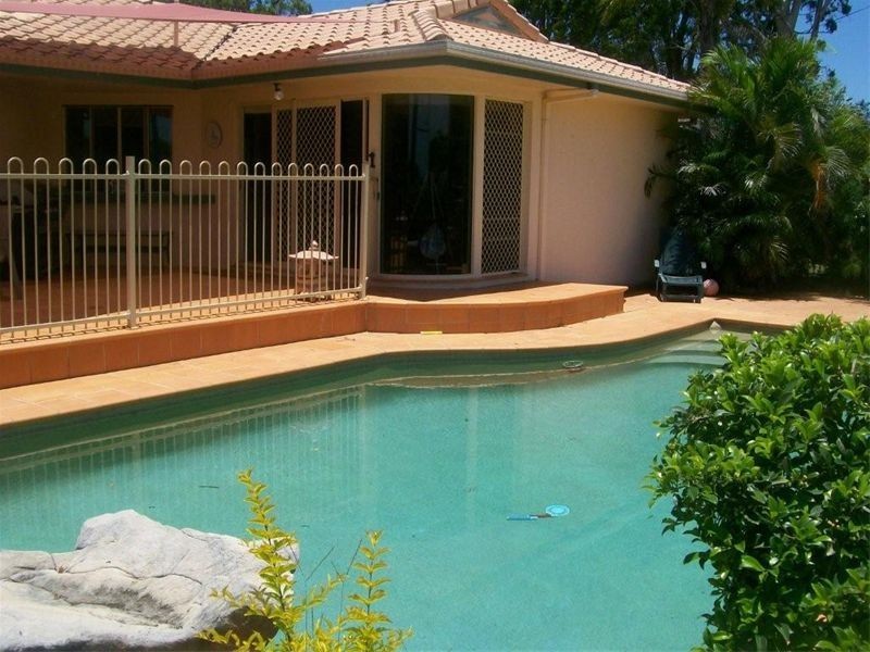 34 Esplanade, Point Vernon QLD 4655