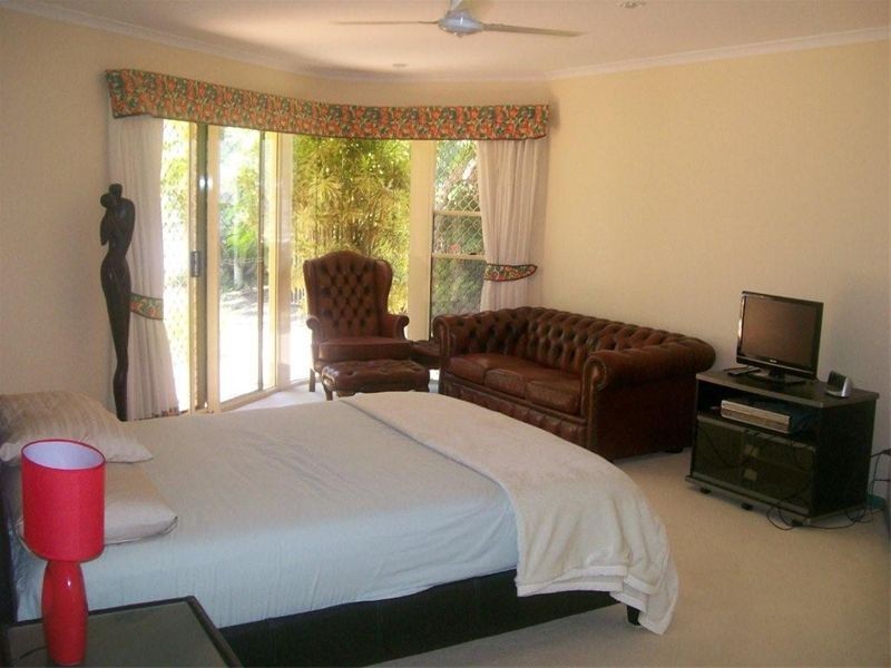 34 Esplanade, Point Vernon QLD 4655