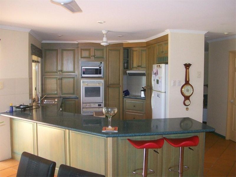 34 Esplanade, Point Vernon QLD 4655