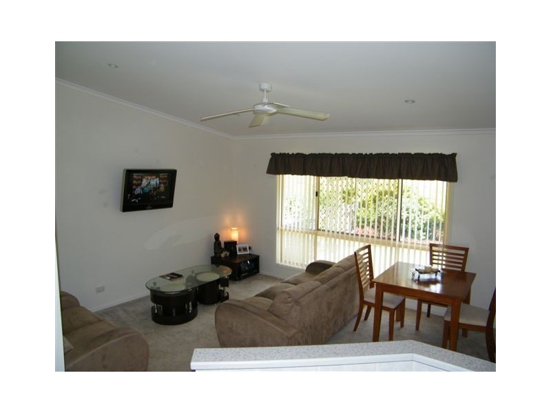 1/137 Freshwater Street, Torquay QLD 4655