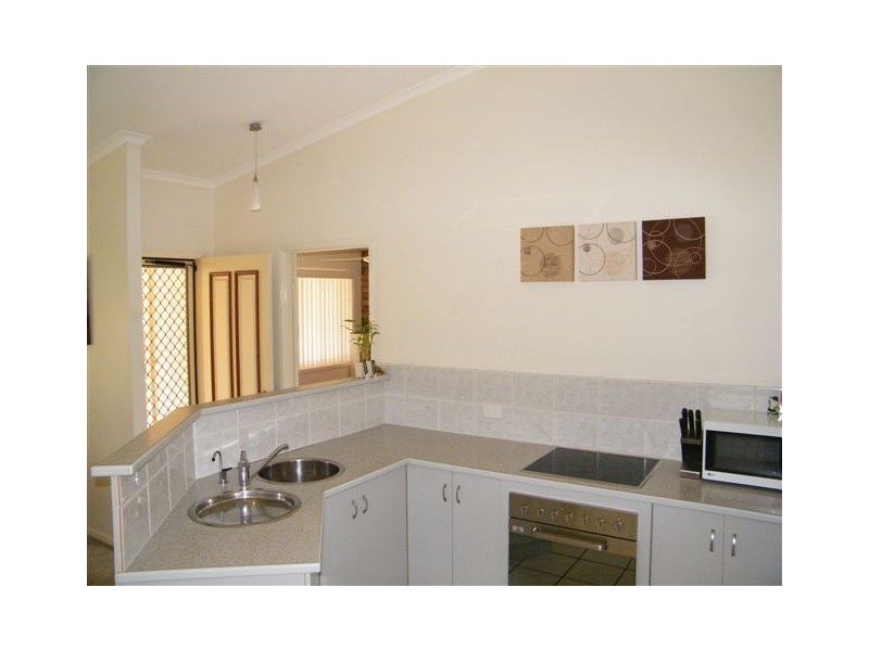 1/137 Freshwater Street, Torquay QLD 4655