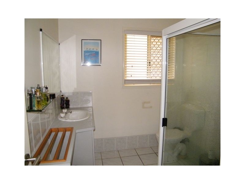 1/137 Freshwater Street, Torquay QLD 4655