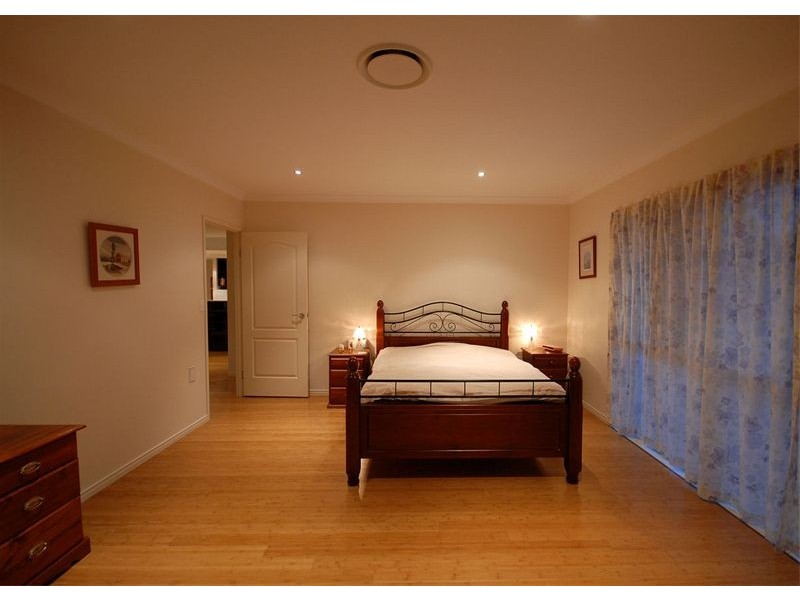 118 Honeyeater Drive, Sunshine Acres QLD 4655