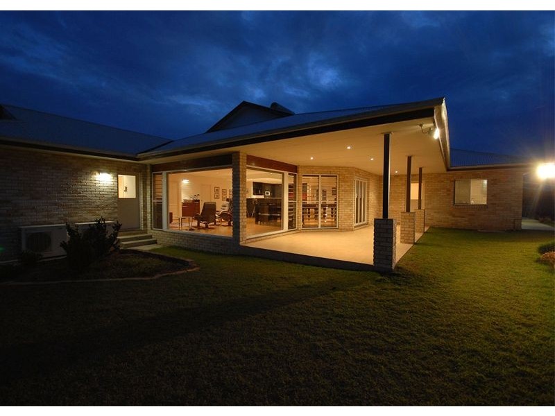 118 Honeyeater Drive, Sunshine Acres QLD 4655