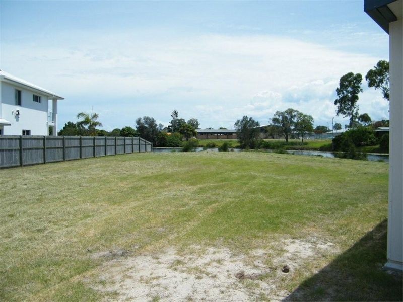 20 Harrison Circuit, Urangan QLD 4655