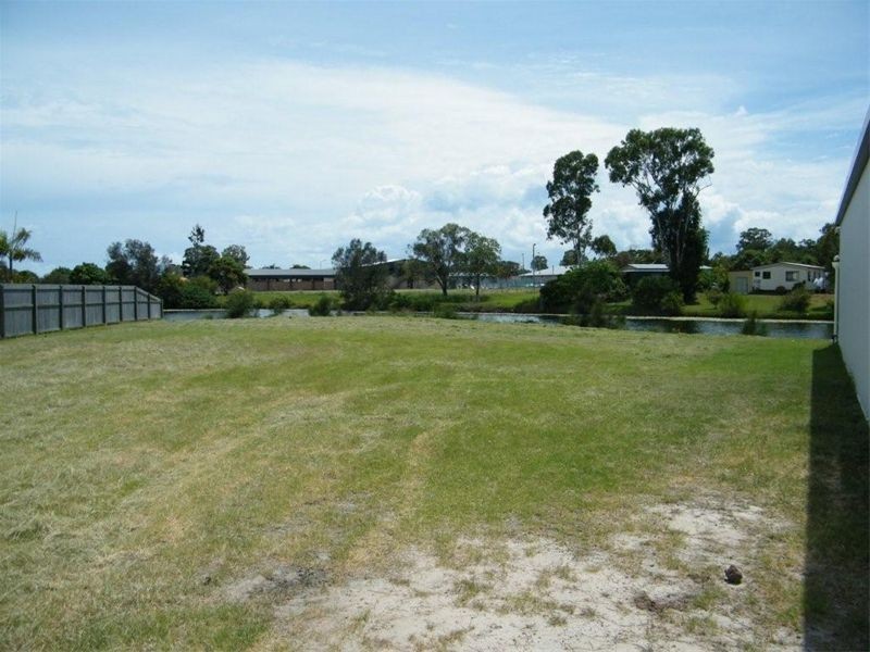 20 Harrison Circuit, Urangan QLD 4655