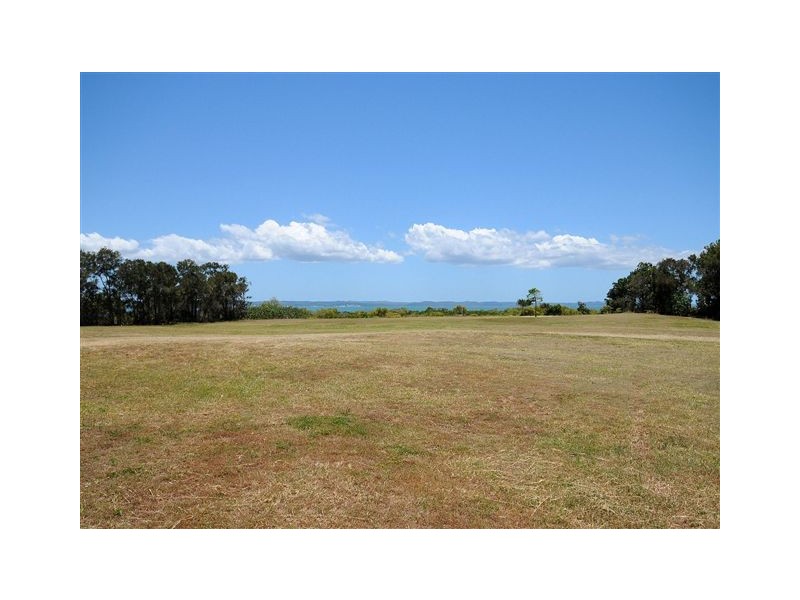 52 Francis Avenue, Booral QLD 4655
