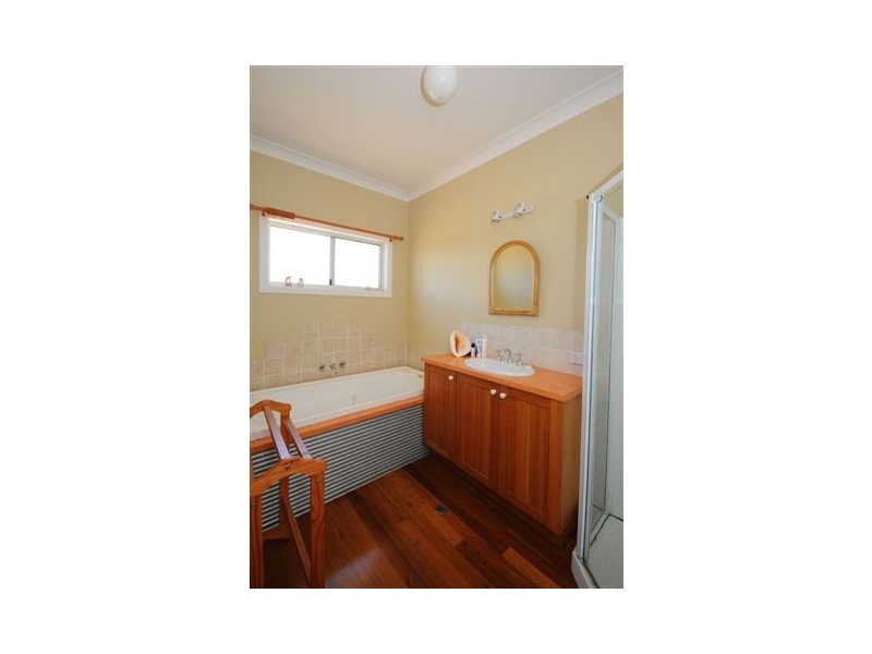 52 Francis Avenue, Booral QLD 4655