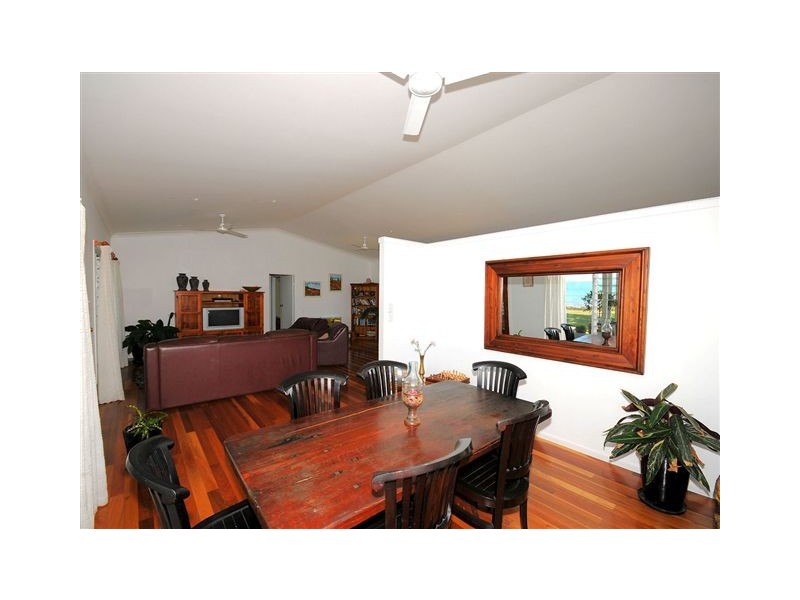 52 Francis Avenue, Booral QLD 4655