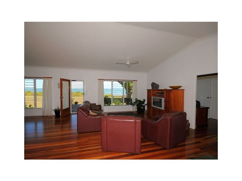 52 Francis Avenue, Booral QLD 4655
