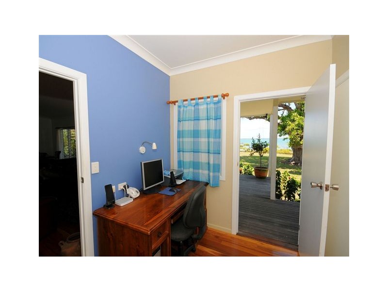52 Francis Avenue, Booral QLD 4655