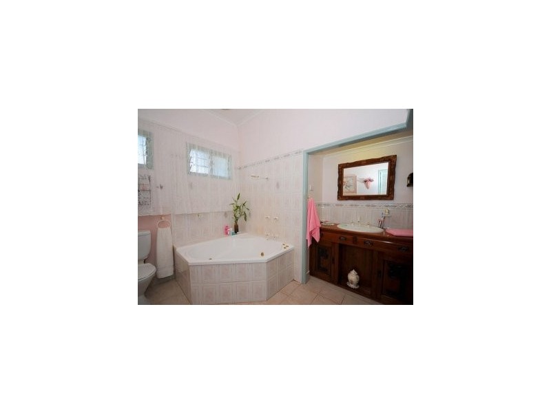 300 Torquay Terrace, Torquay QLD 4655