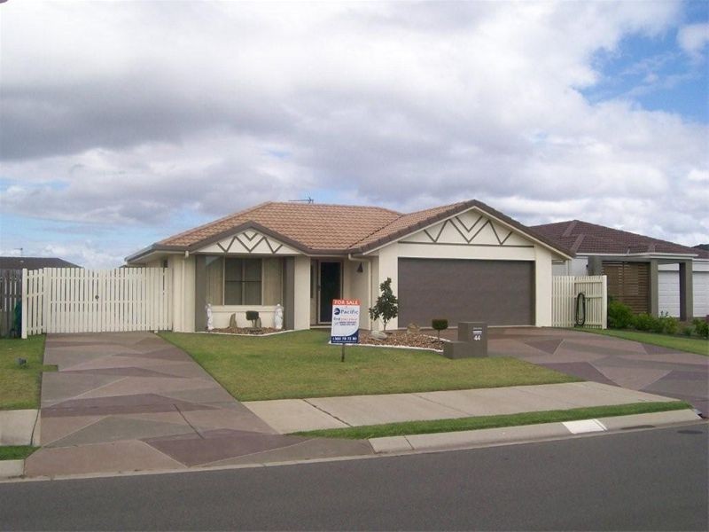 44 Endeavour Way, Eli Waters QLD 4655