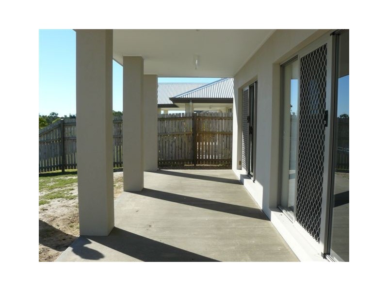 7a Lady Nelson Drive, Eli Waters QLD 4655