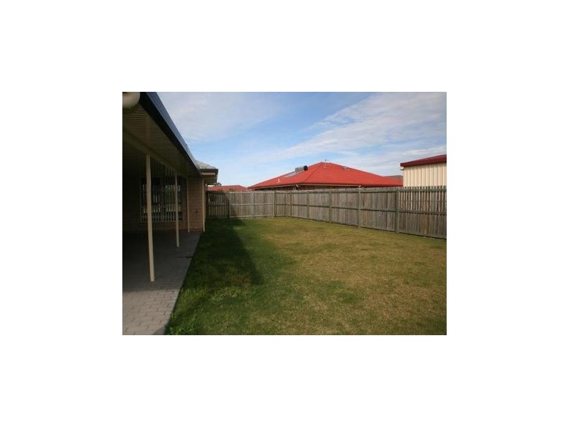 6 Arwon Close, Point Vernon QLD 4655