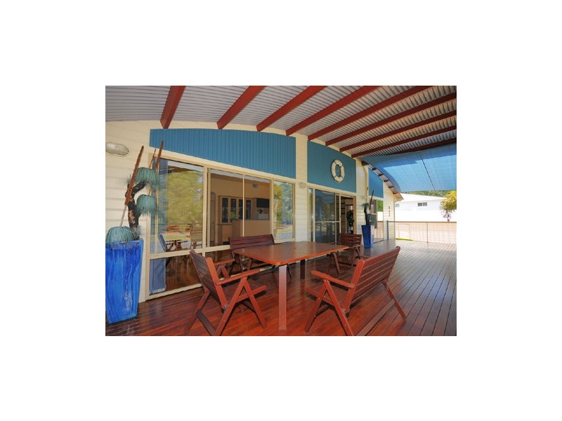 622 Esplanade, Urangan QLD 4655