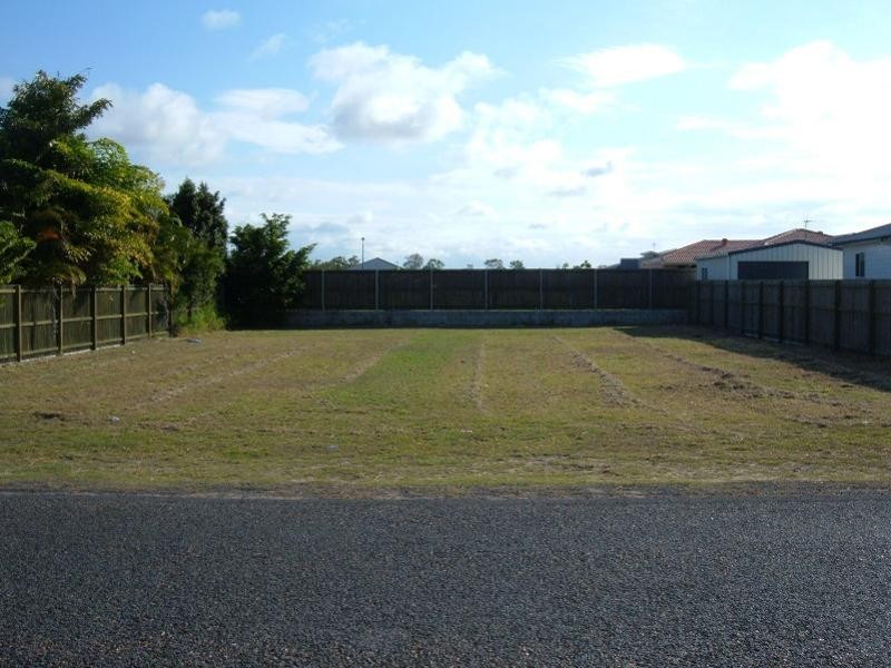 121 Kingfisher Parade, Toogoom QLD 4655