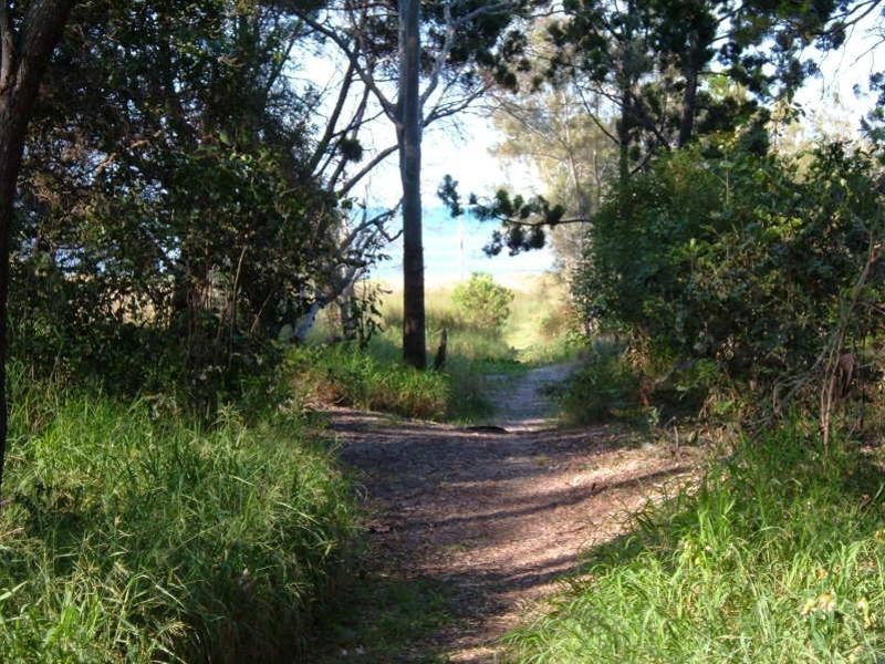 121 Kingfisher Parade, Toogoom QLD 4655