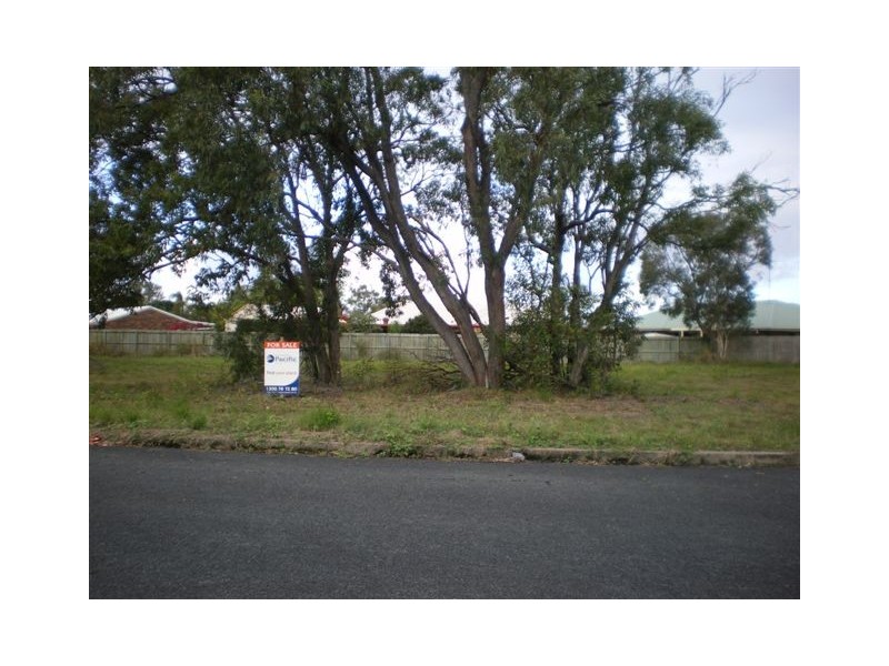 114 Limpus Street, Urangan QLD 4655