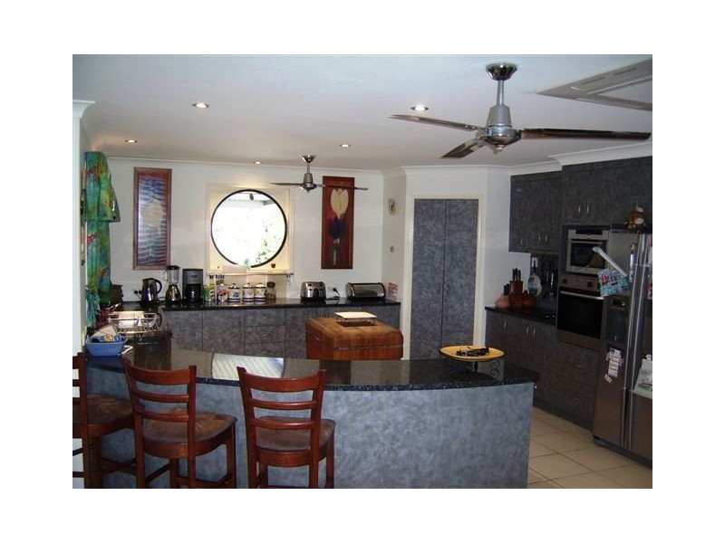 42 Foreshore Drive, Urangan QLD 4655