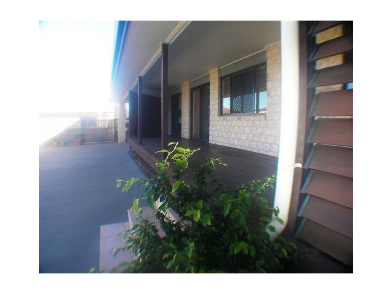 10 Lakes Boulevard, Burrum Heads QLD 4659