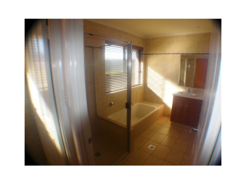 10 Lakes Boulevard, Burrum Heads QLD 4659